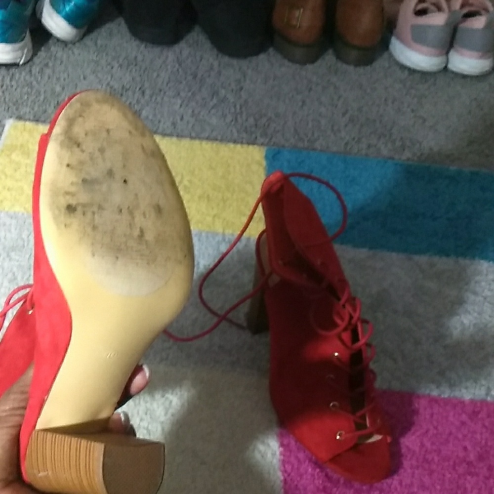 Shoes - Picture 2 of 4